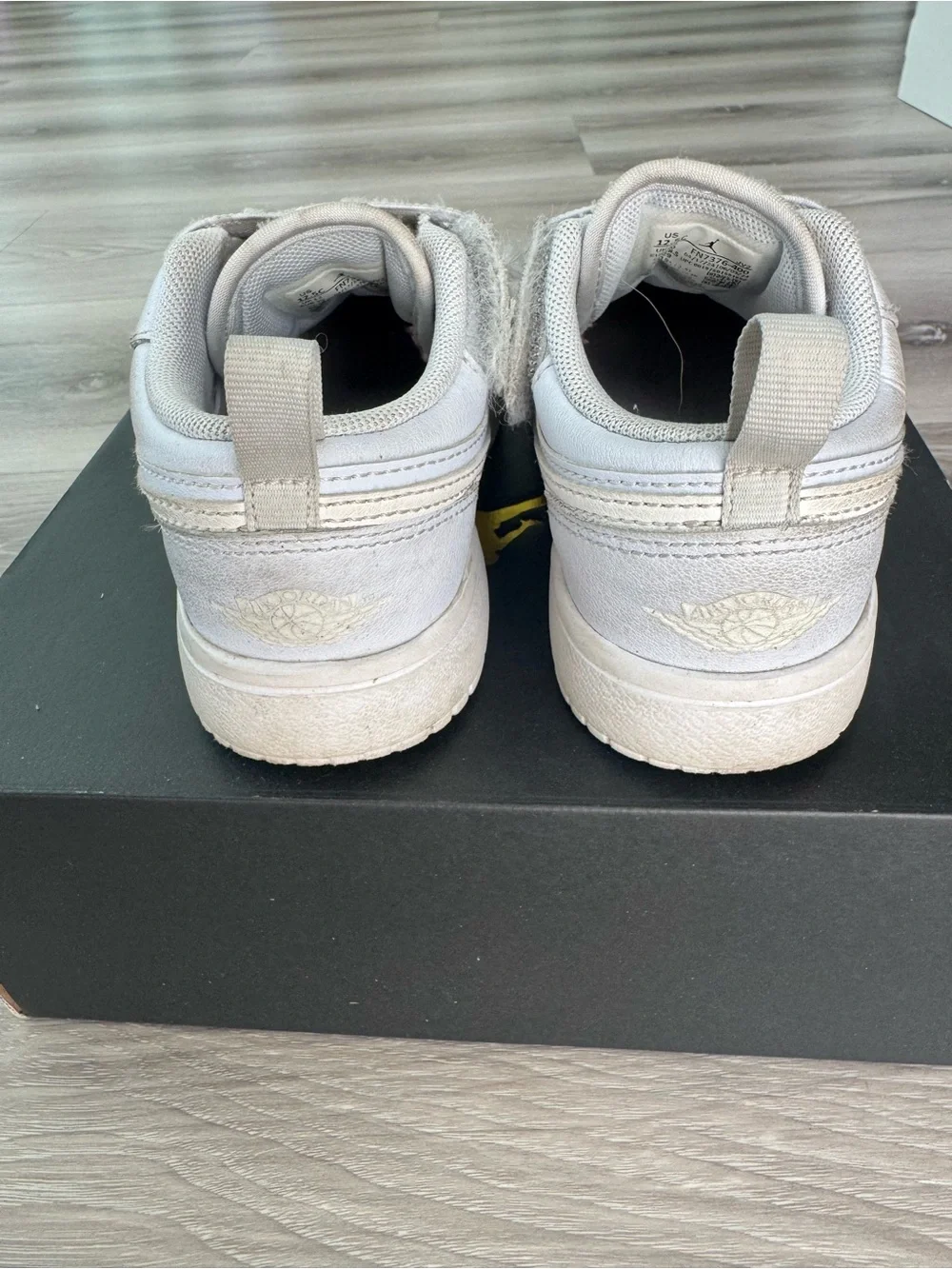 Nike JORDAN 1 LOW ALT (PS)- size: 12.5 (Used)